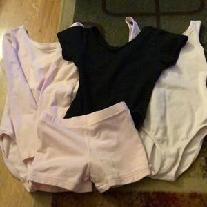 Girl’s Leotard Bundle in GUC 💕